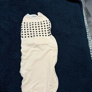 Nanit Swaddles - Peach 3-6m